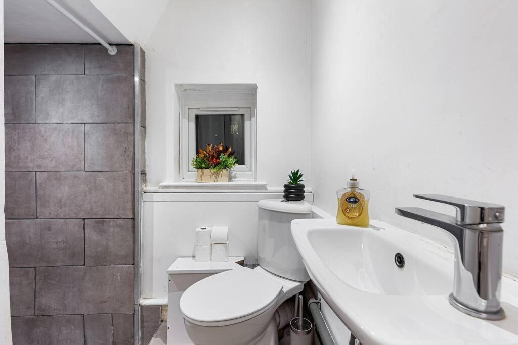 Holiday Home Near Kings Cross Sleep 12 Sp7 London Exterior foto